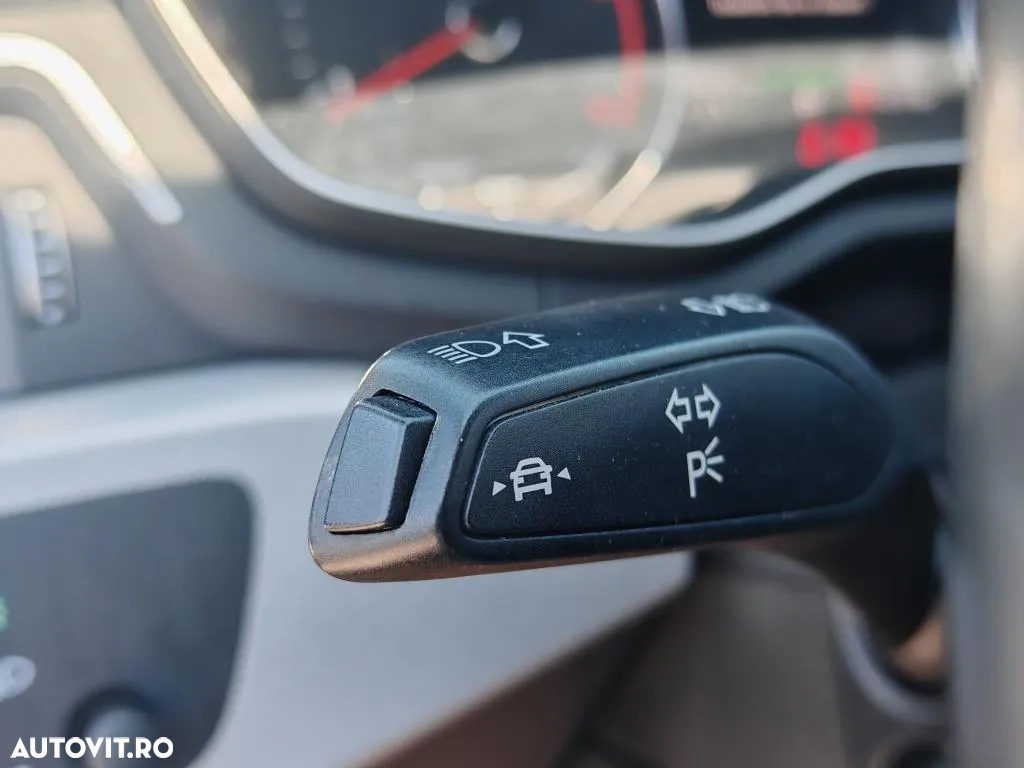 Audi A4 2.0 TDI ultra S tronic design - 25