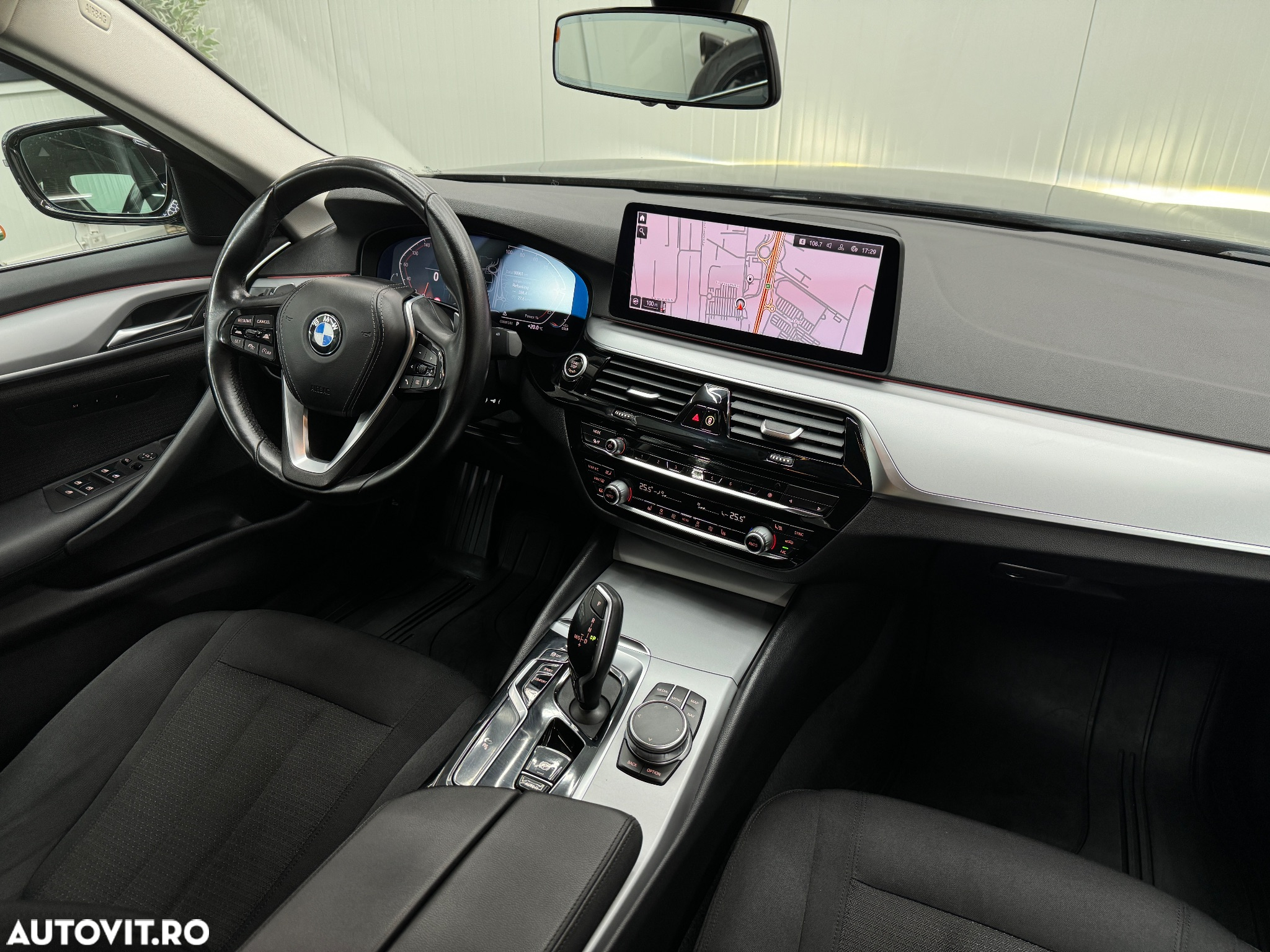 BMW Seria 5 530i xDrive AT MHEV - 14