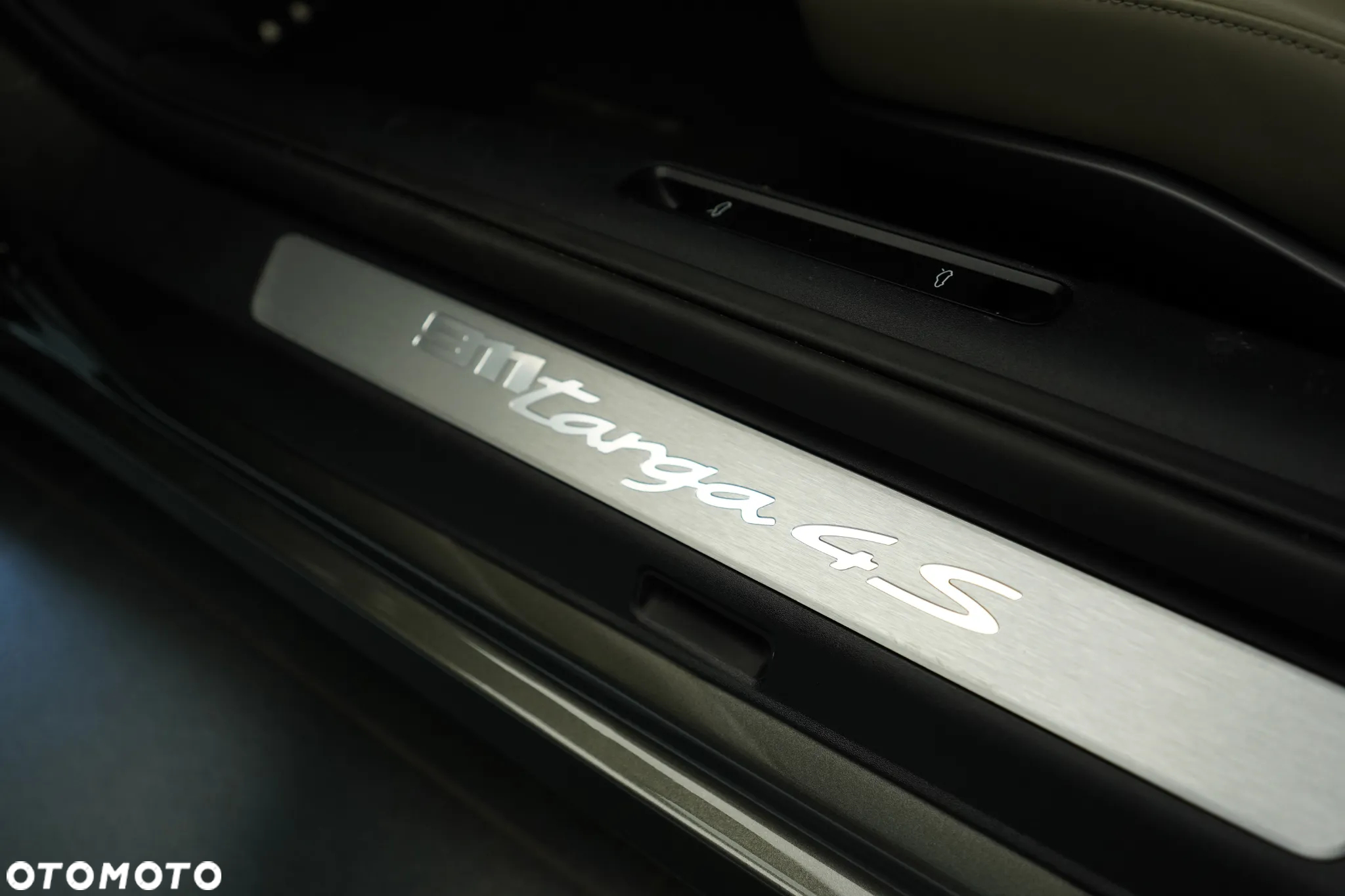 Porsche 911 Targa 4S - 31