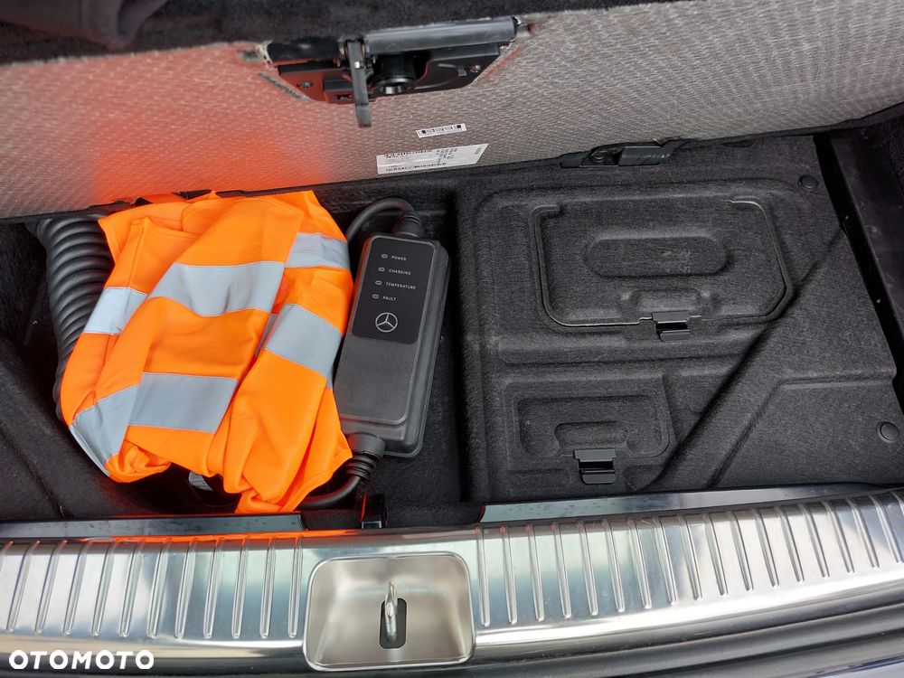 Mercedes-Benz Klasa C 300 de PHEV Avantgarde - 6