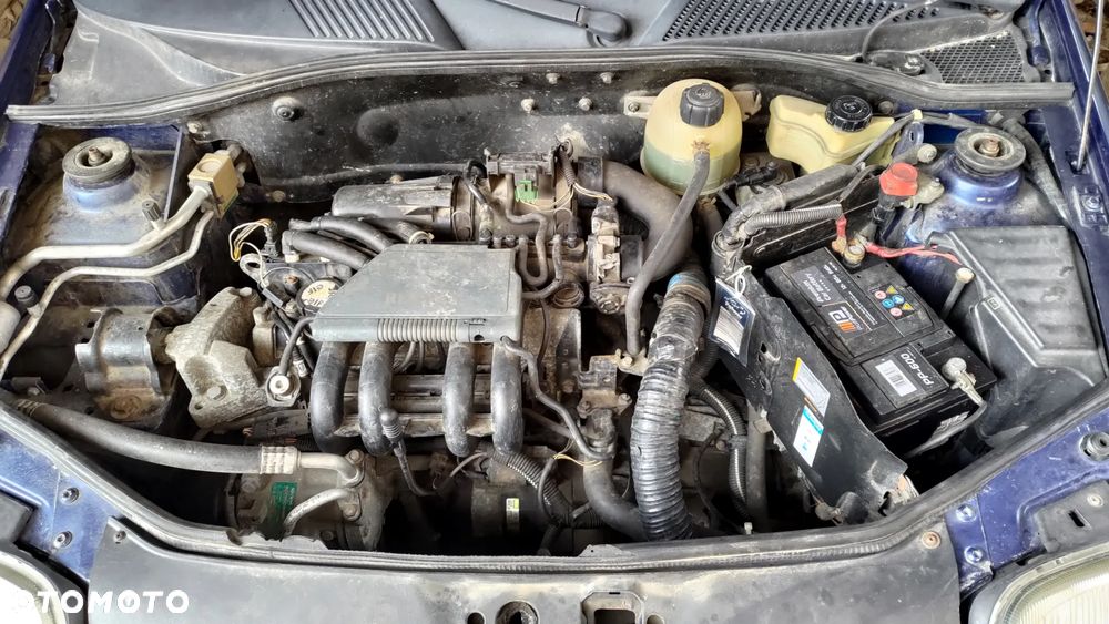 Renault Clio 1.2i RT - 10