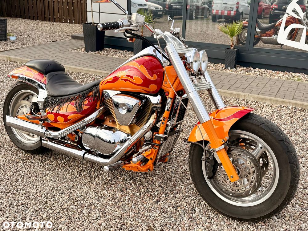 Suzuki Intruder - 11