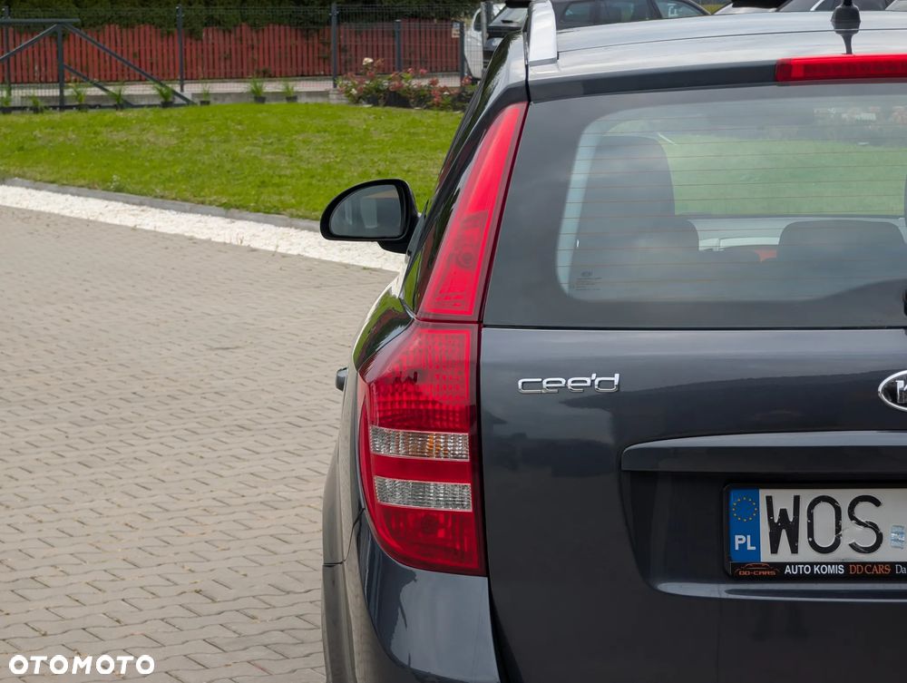 Kia Ceed - 13