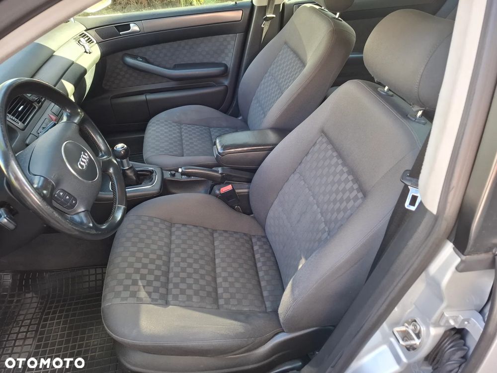 Audi A6 Avant 2.5 TDI - 11