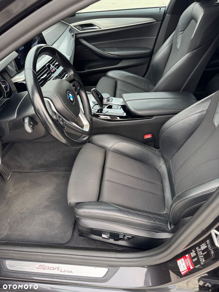 BMW Seria 5 520d Sport Line - 27