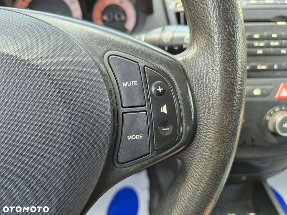 Kia Ceed - 13