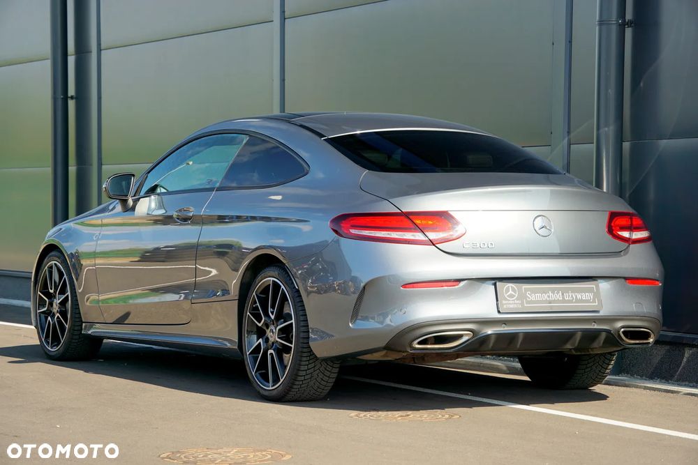 Mercedes-Benz Klasa C 300 9G-TRONIC - 8