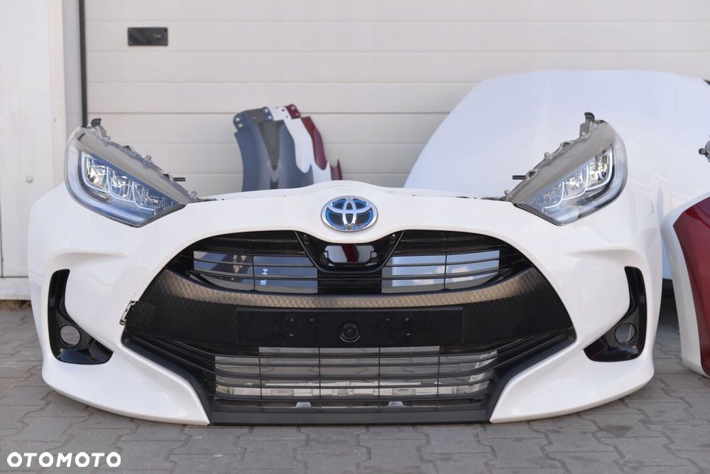 MASKA ZDERZAK BŁOTNIK PAS LAMPA H7 XENON LED BELKA TOYOTA YARIS 4 IV - 5