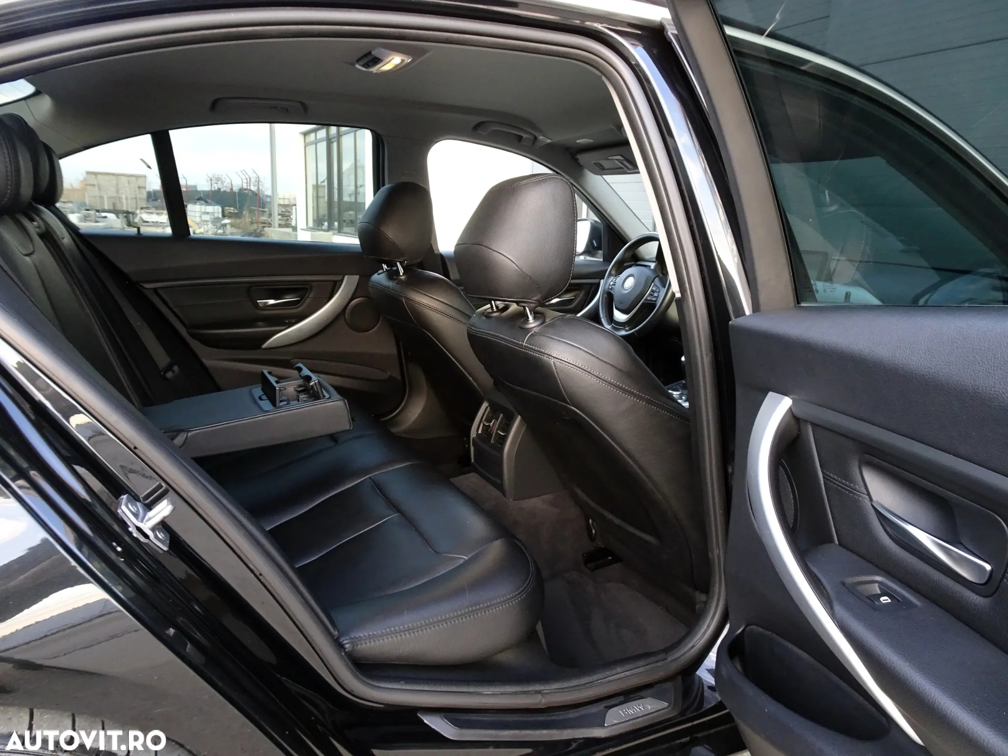 BMW Seria 3 320i Efficient Dynamics Edition Sport Line - 10