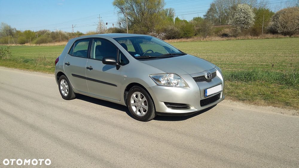 Toyota Auris 1.4 D-4D Terra - 4