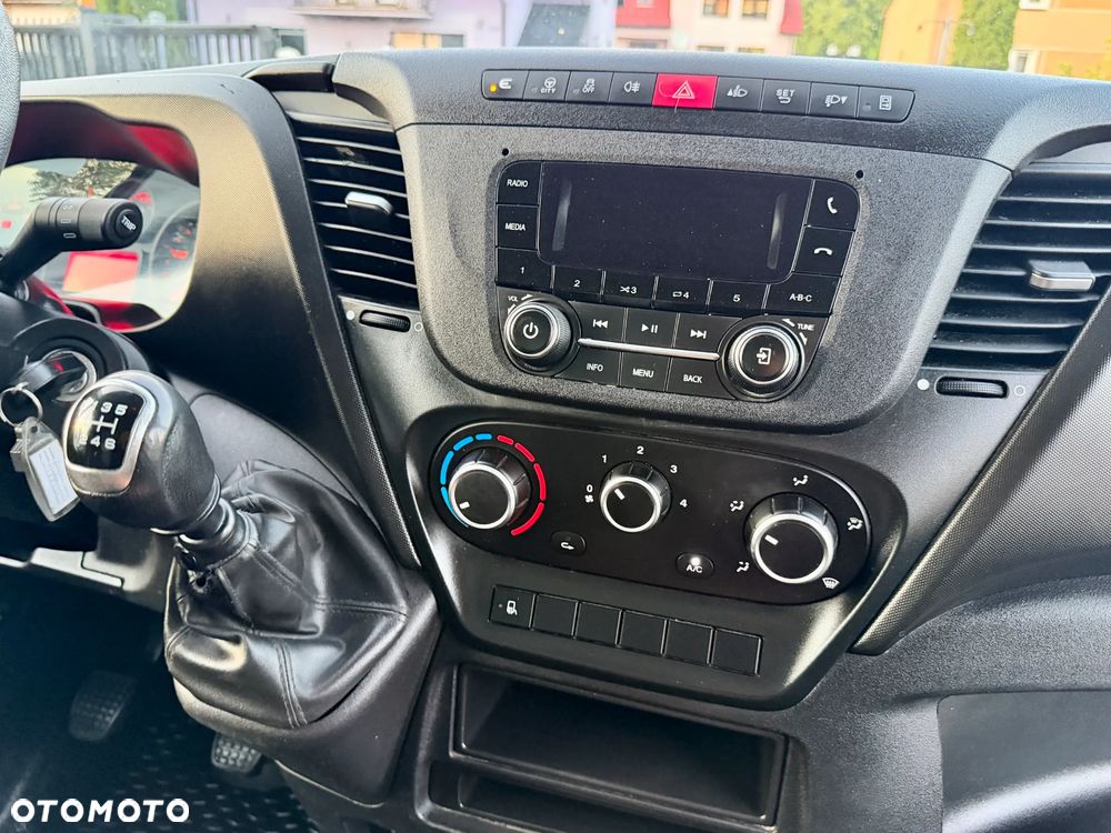Iveco DAILY KONTENER 8EP / SALON POLSKA / GWARANCJA W CENIE / FAKTURA VAT 23% / LEASING, KREDYT - UPROSZCZONA PROCEDURA - 17