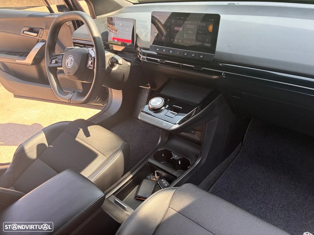MG MG4 64 kWh Luxury - 9