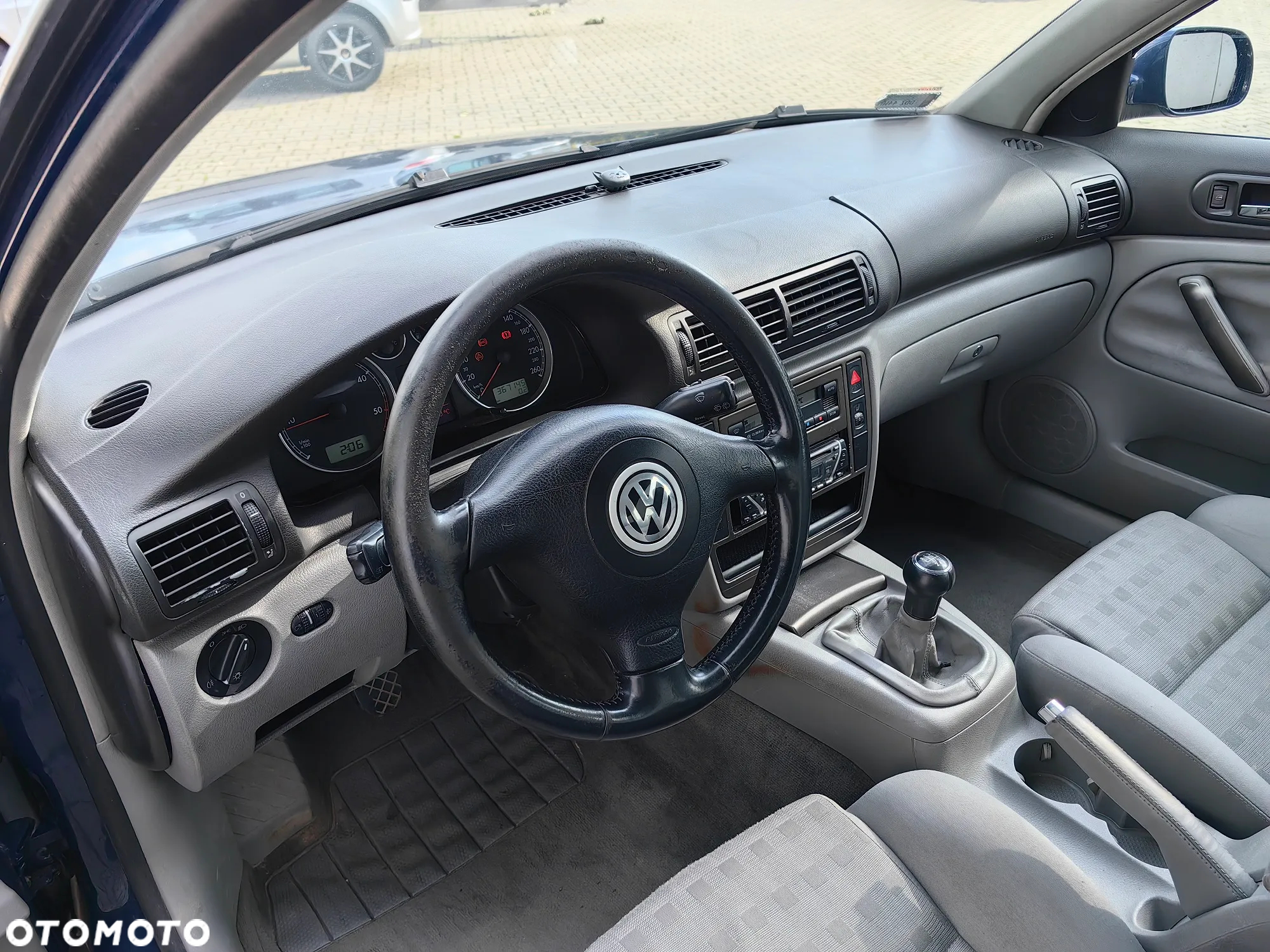Volkswagen Passat 1.9 TDI Basis - 16