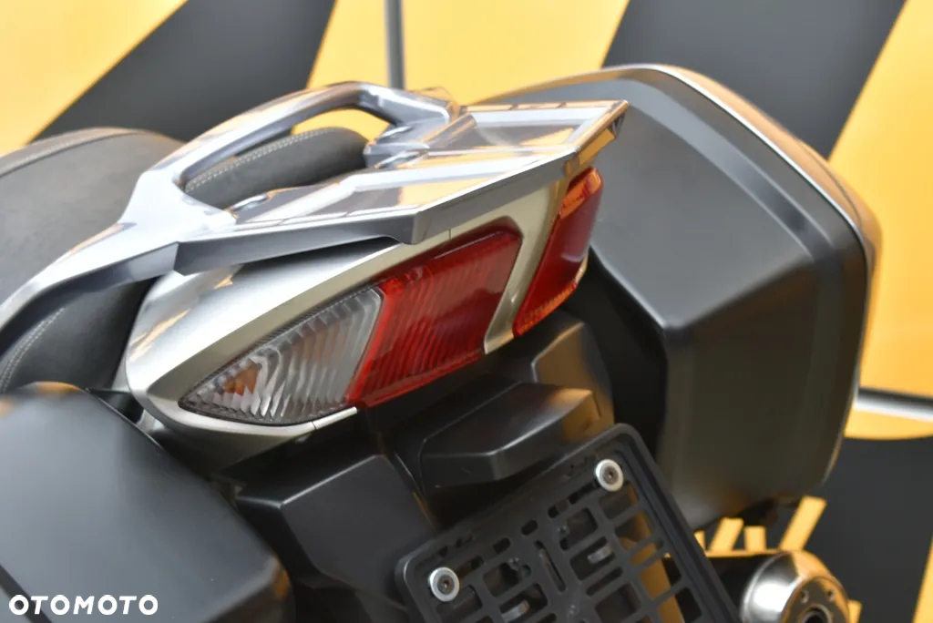 Yamaha FJR - 15