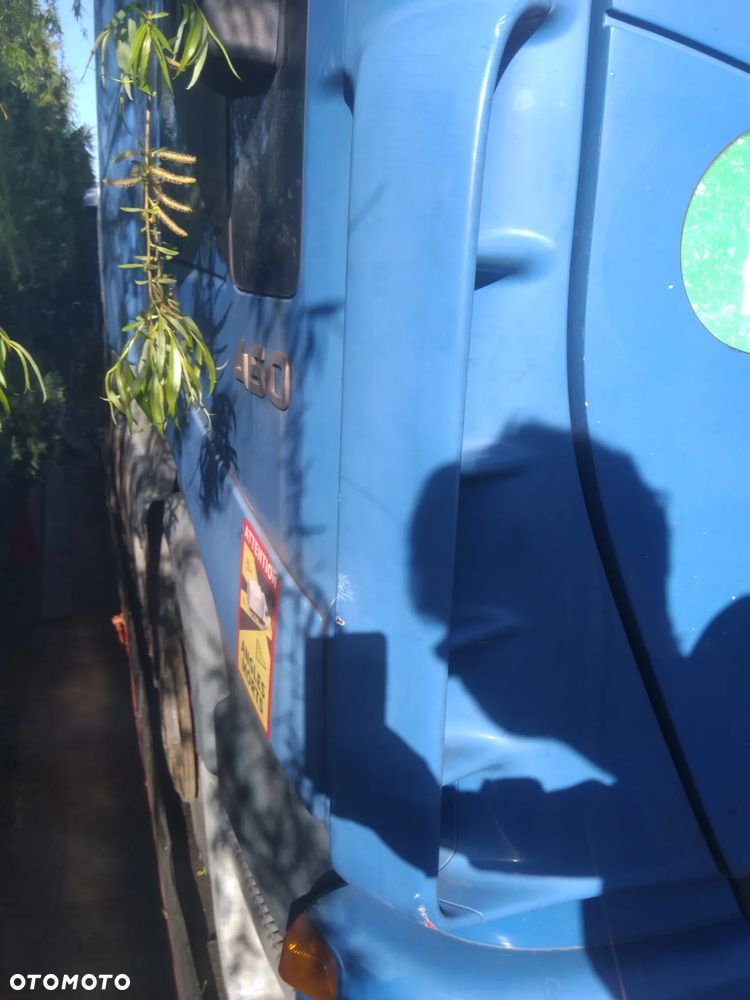 Iveco Stralis 450 owiewka kabiny prawa - 1