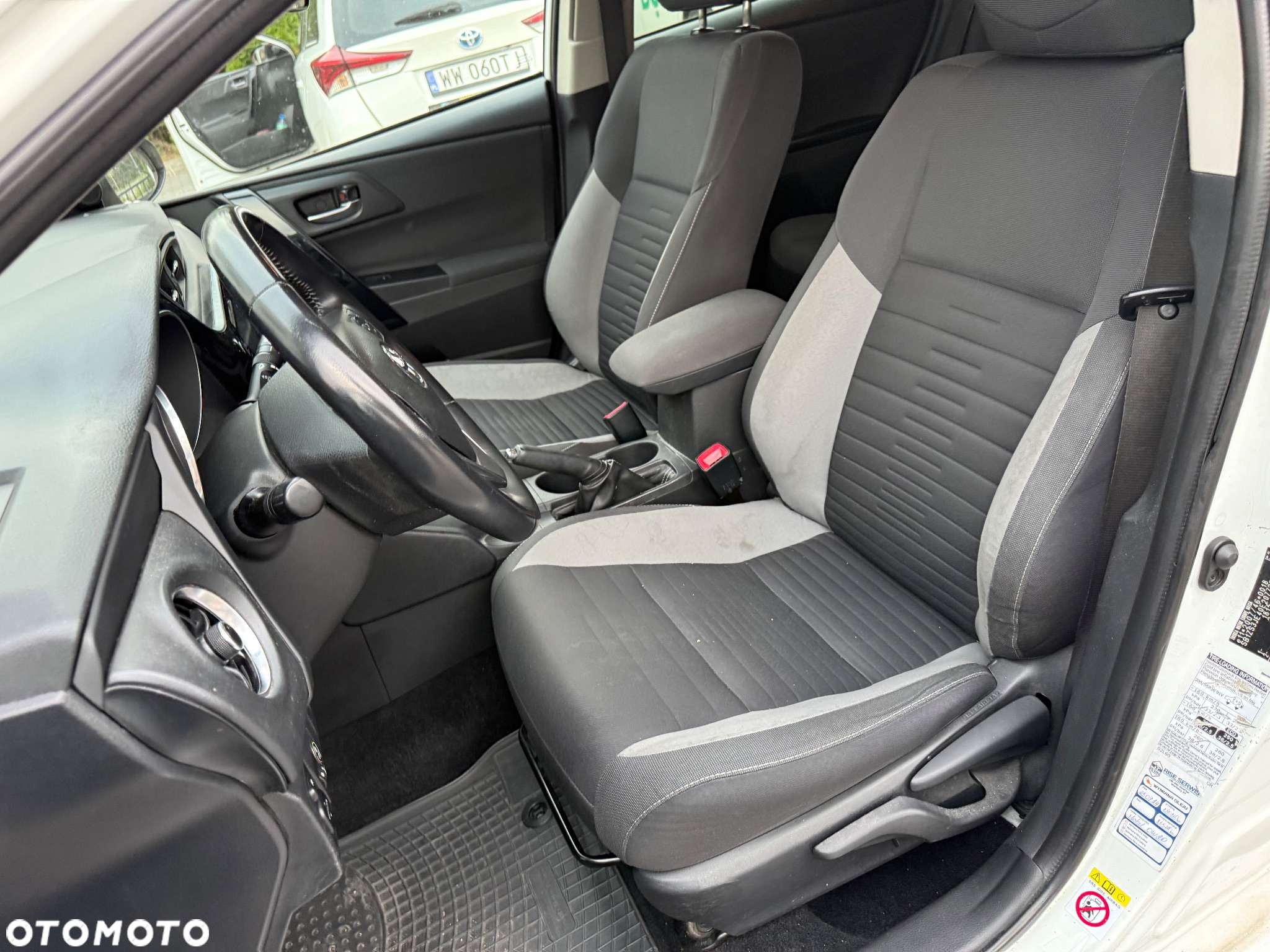 Toyota Auris Hybrid 135 Comfort - 12