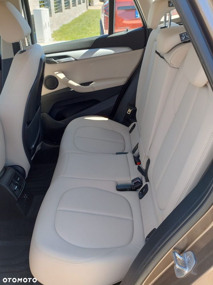 BMW X1 sDrive18i - 9