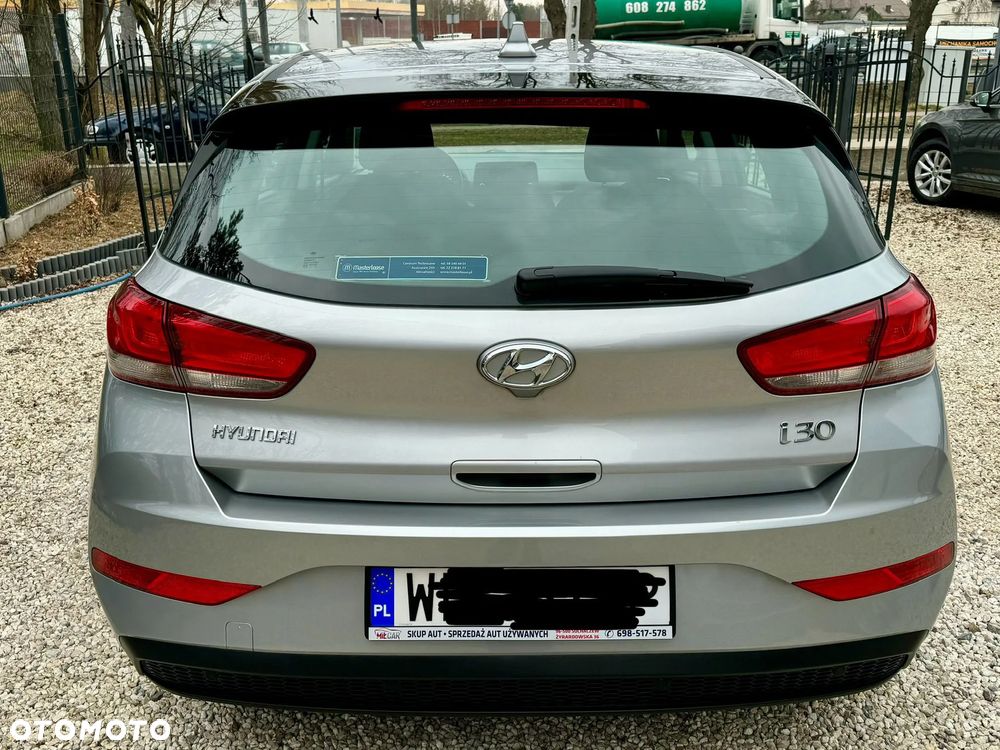 Hyundai i30 1.5 DPI Classic + - 5