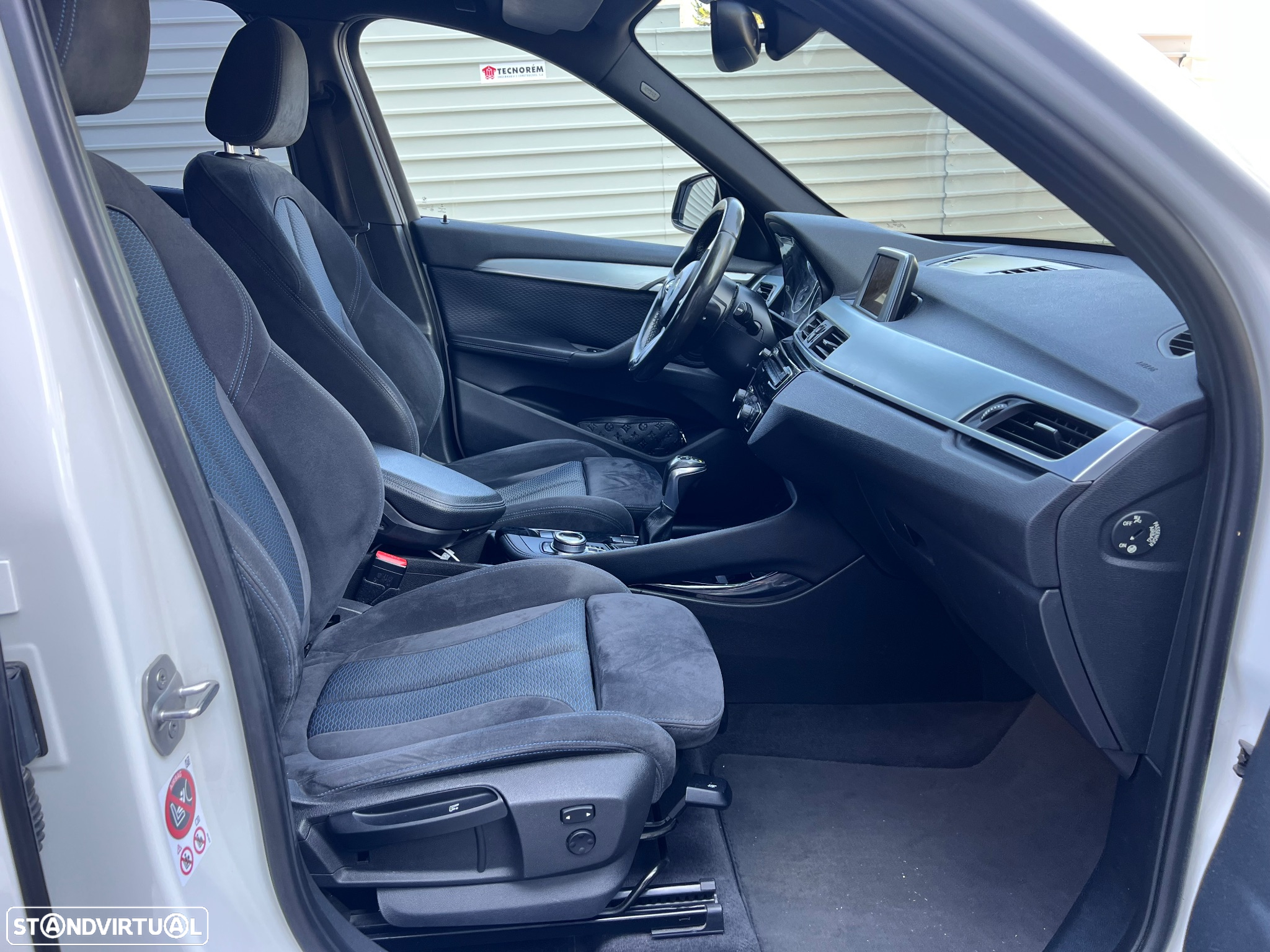 BMW X1 18 d sDrive Auto Pack M - 17