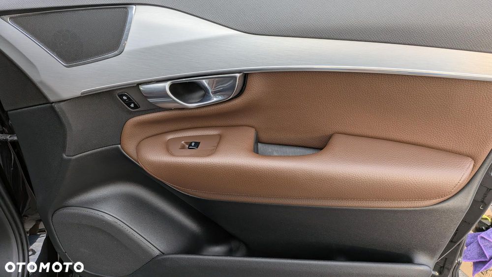 Volvo XC 90 D4 FWD Momentum - 24
