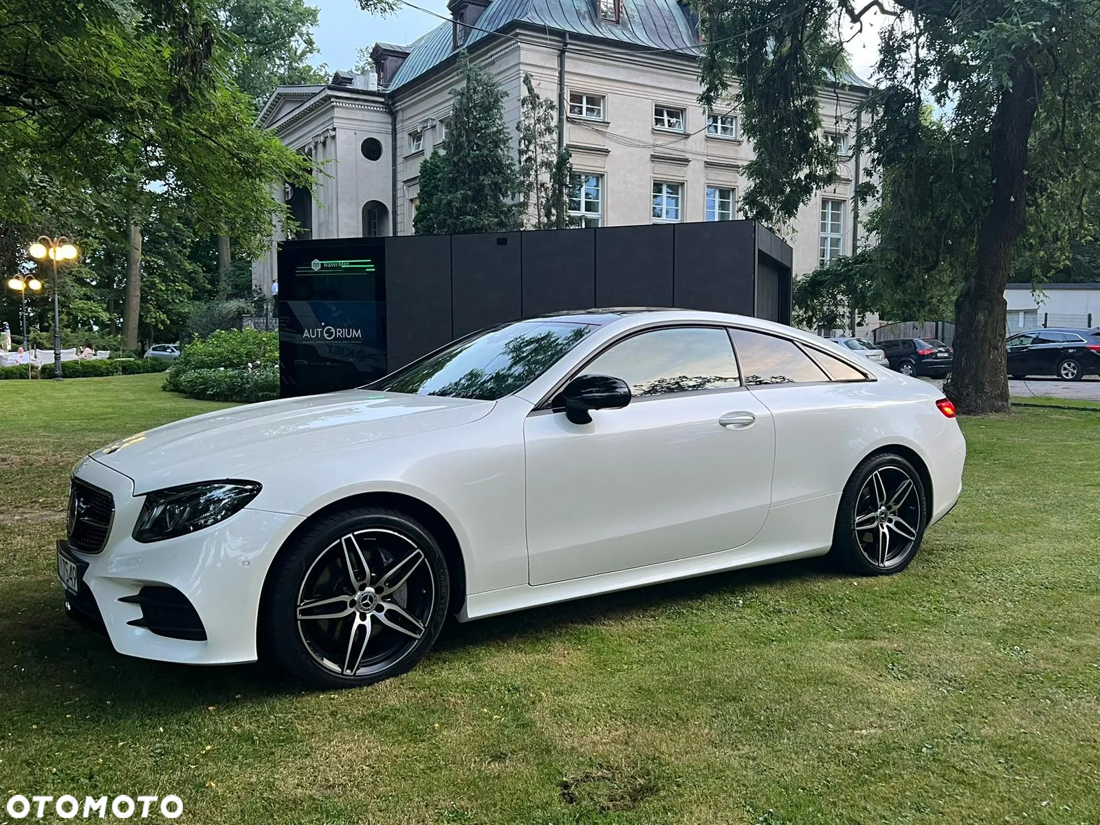 Mercedes-Benz Klasa E 220 d Coupe 4-Matic 9G-TRONIC - 6