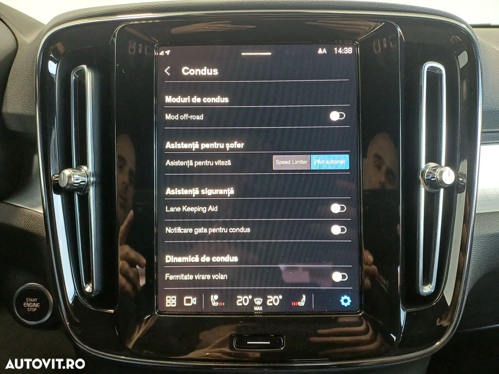 Volvo XC 40 B4 AT8 Mild Hybrid Momentum - 19