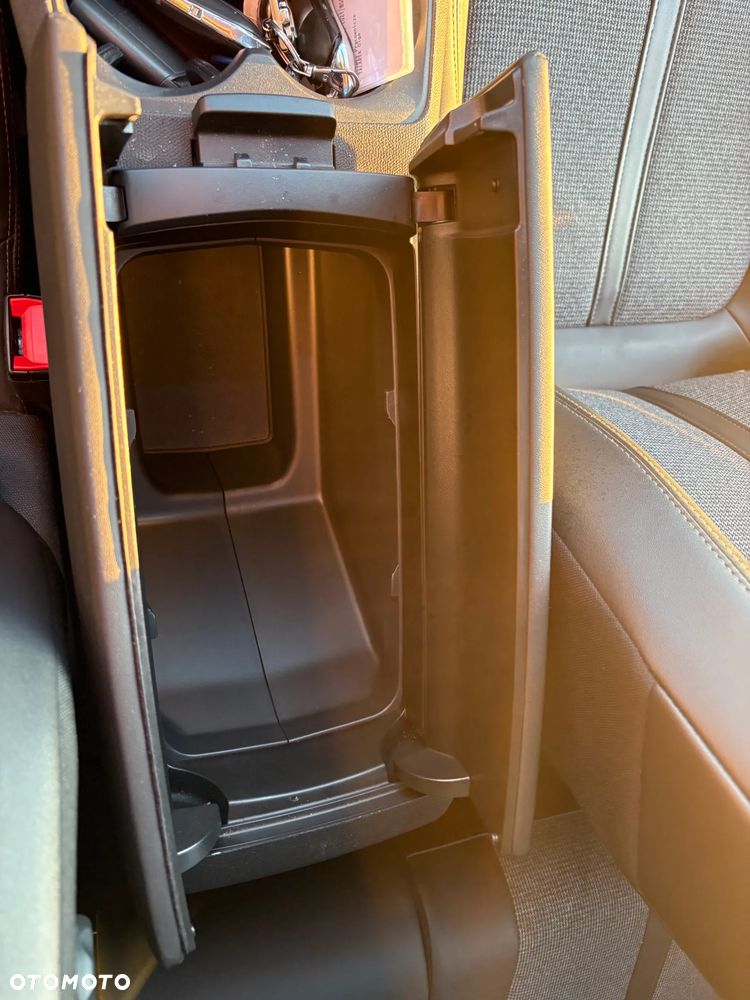 Peugeot 3008 1.6 PureTech GPF Allure S&S EAT8 - 14