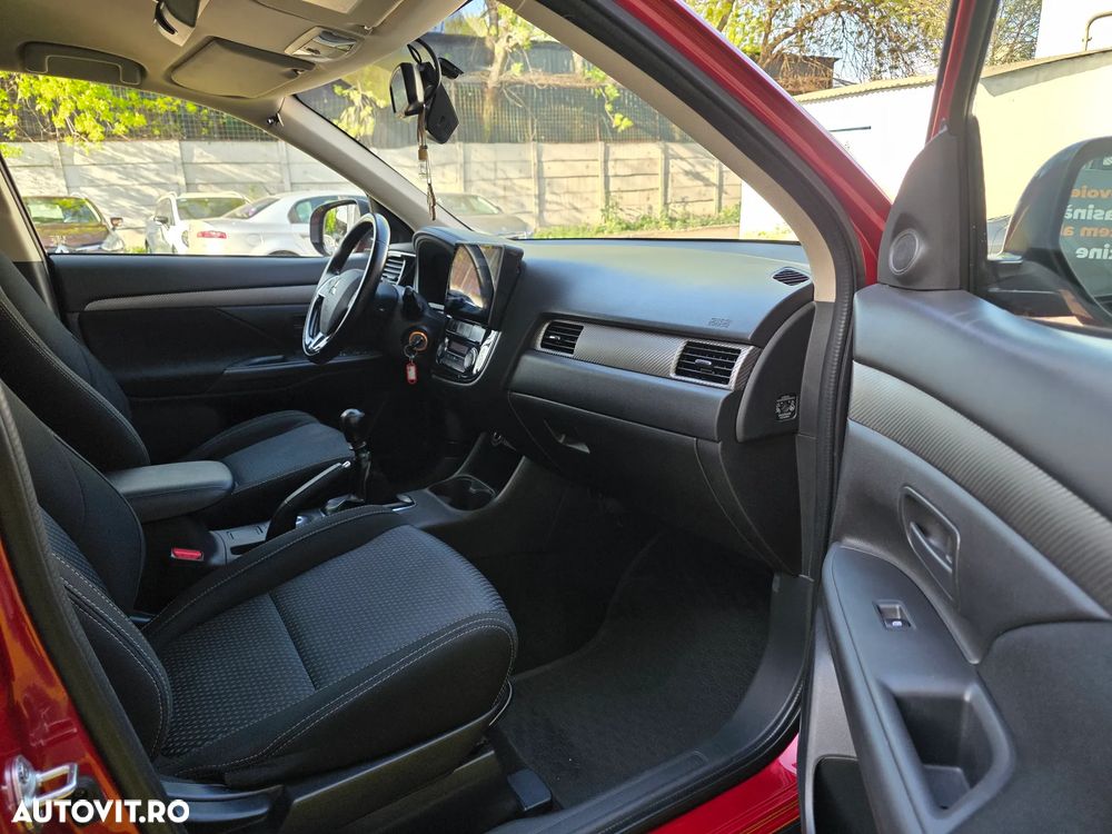 Mitsubishi Outlander 2.2 Litre DI-D AWD Intense - 13