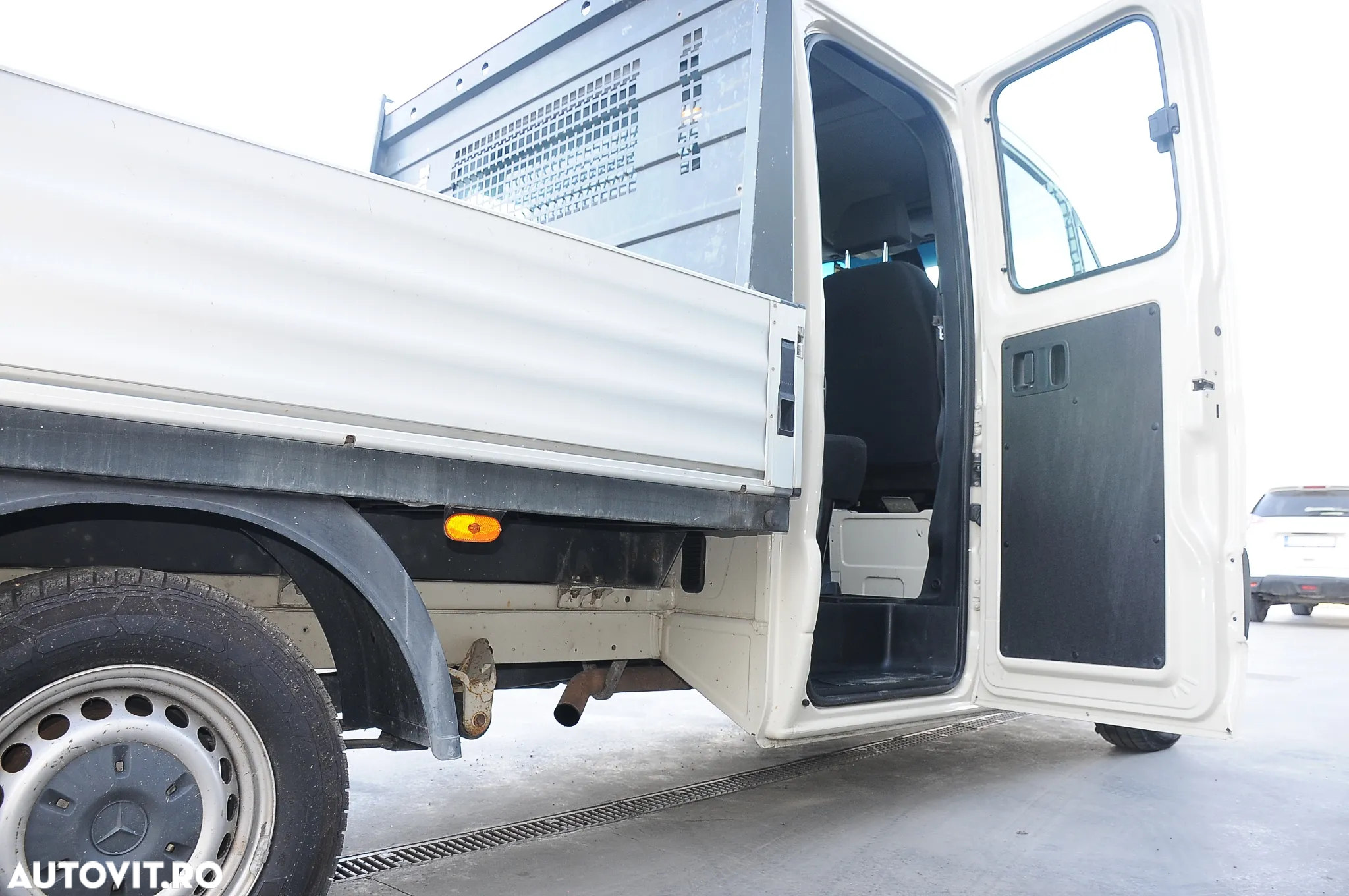 Mercedes-Benz Sprinter - 13