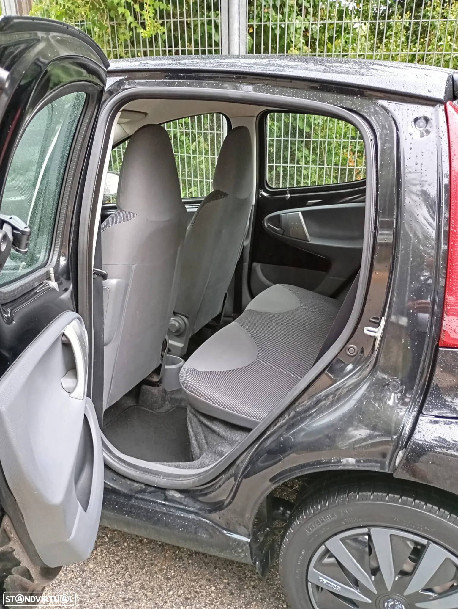 Peugeot 107 1.0 Urban - 10