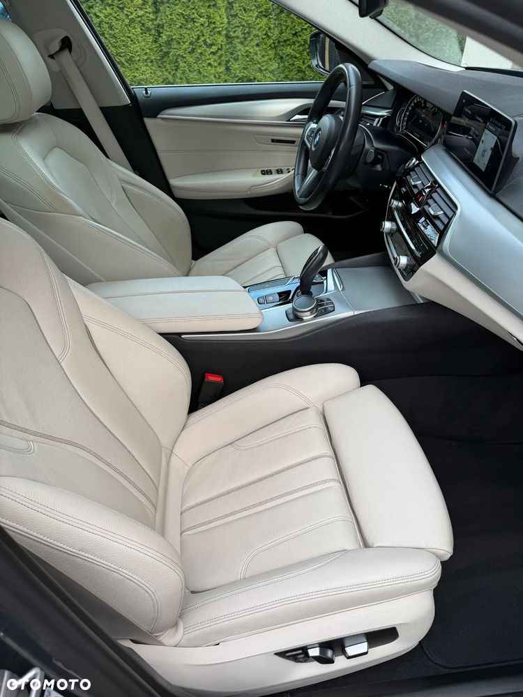 BMW Seria 5 520d Sport Line - 21