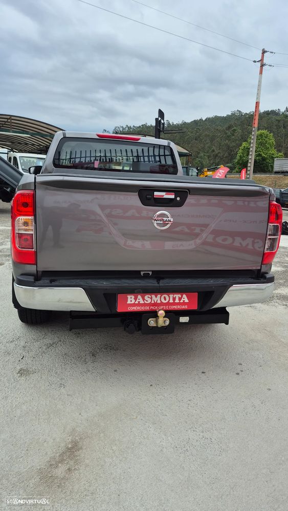 Nissan Np300 - 5