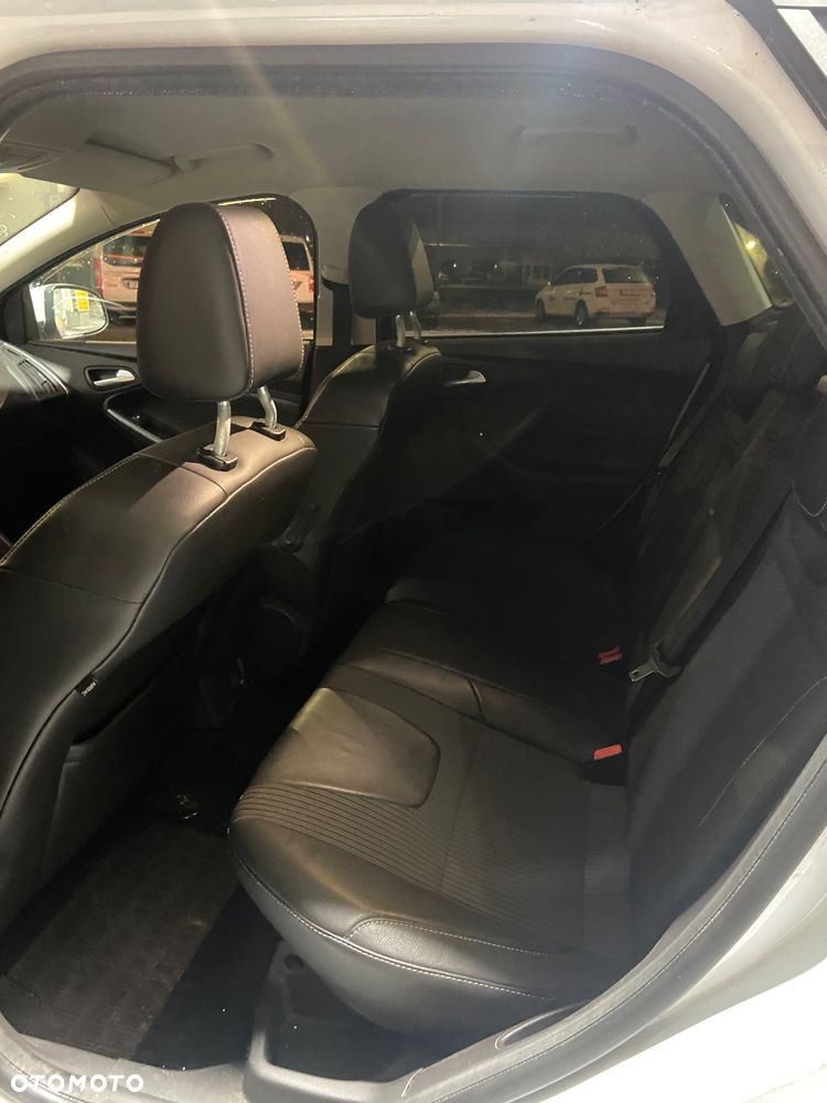 Ford Focus 1.0 EcoBoost Start-Stopp-System ST-LINE - 25