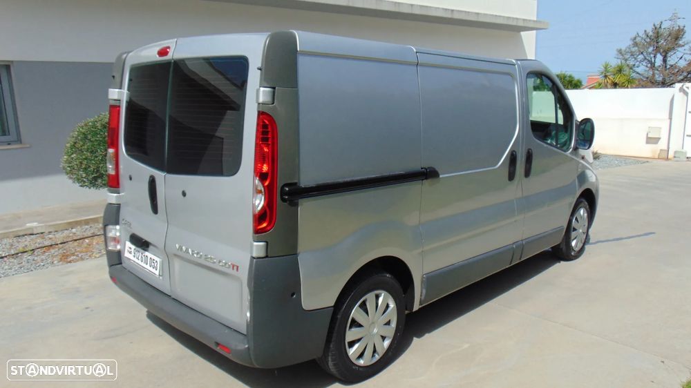 Opel VIVARO 2.5 CDTI - 6