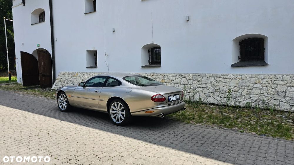 Jaguar XK - 6