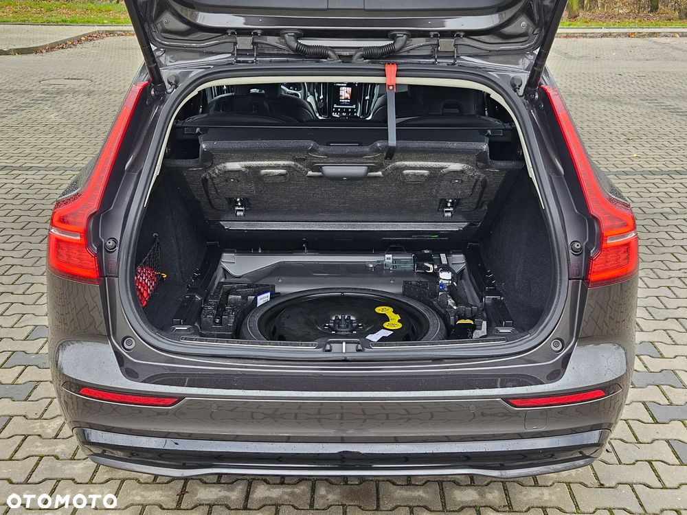 Volvo V60 B4 B Plus Dark - 10