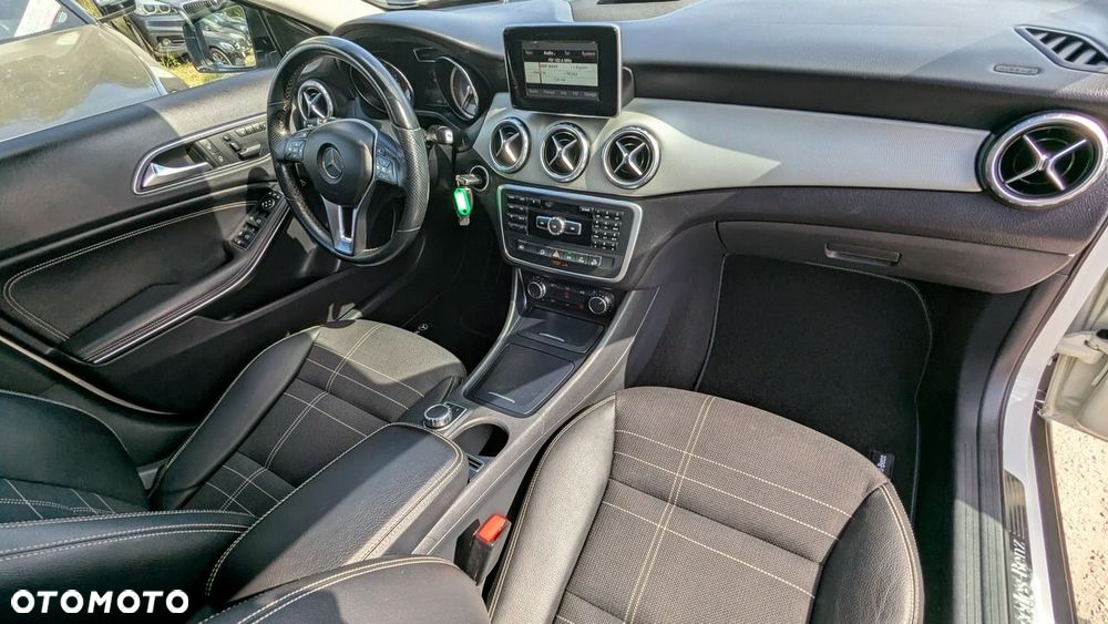 Mercedes-Benz GLA 200 d 4-Matic - 22