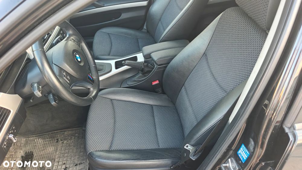 BMW Seria 3 318i Edition Sport - 16