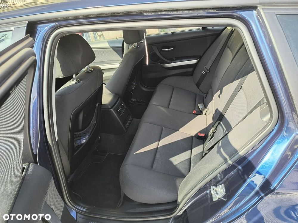 BMW Seria 3 318i - 12
