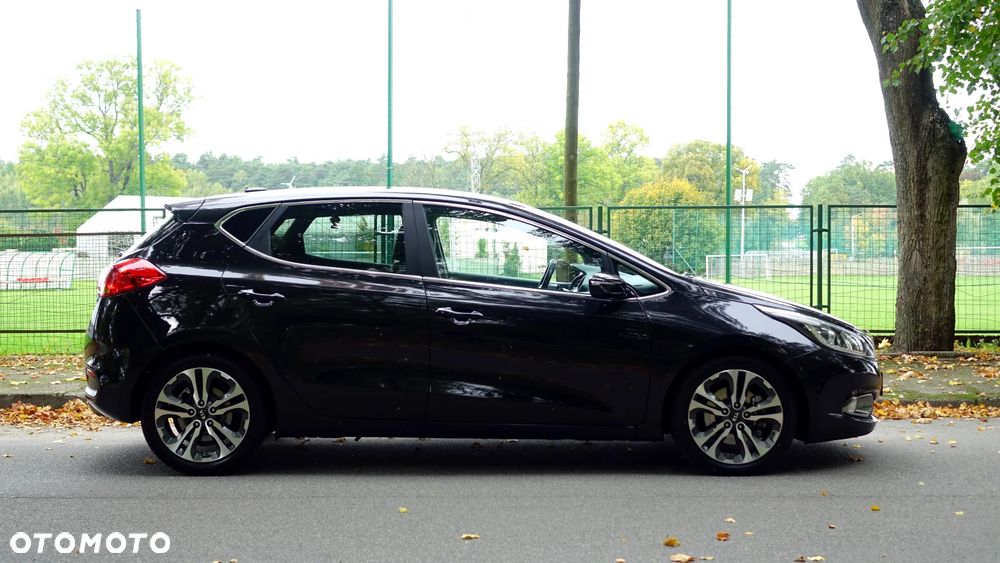 Kia Ceed 1.6 CRDi 128 Platinum Edition - 36