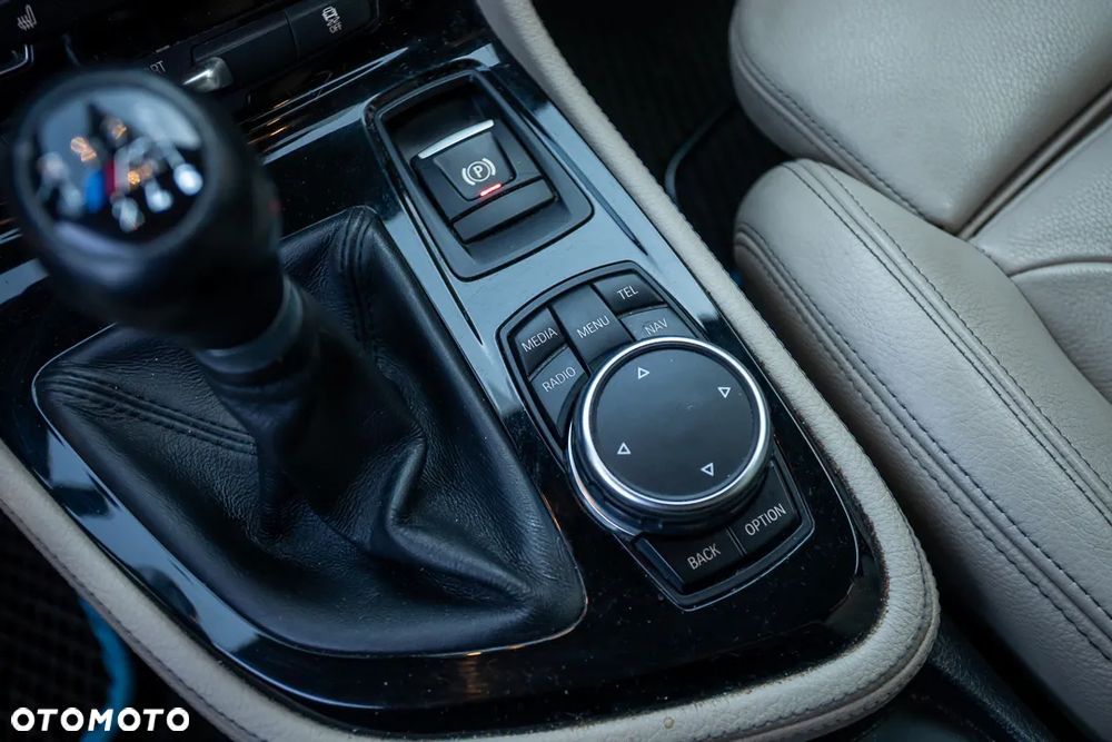 BMW Seria 2 218d M Sport - 24