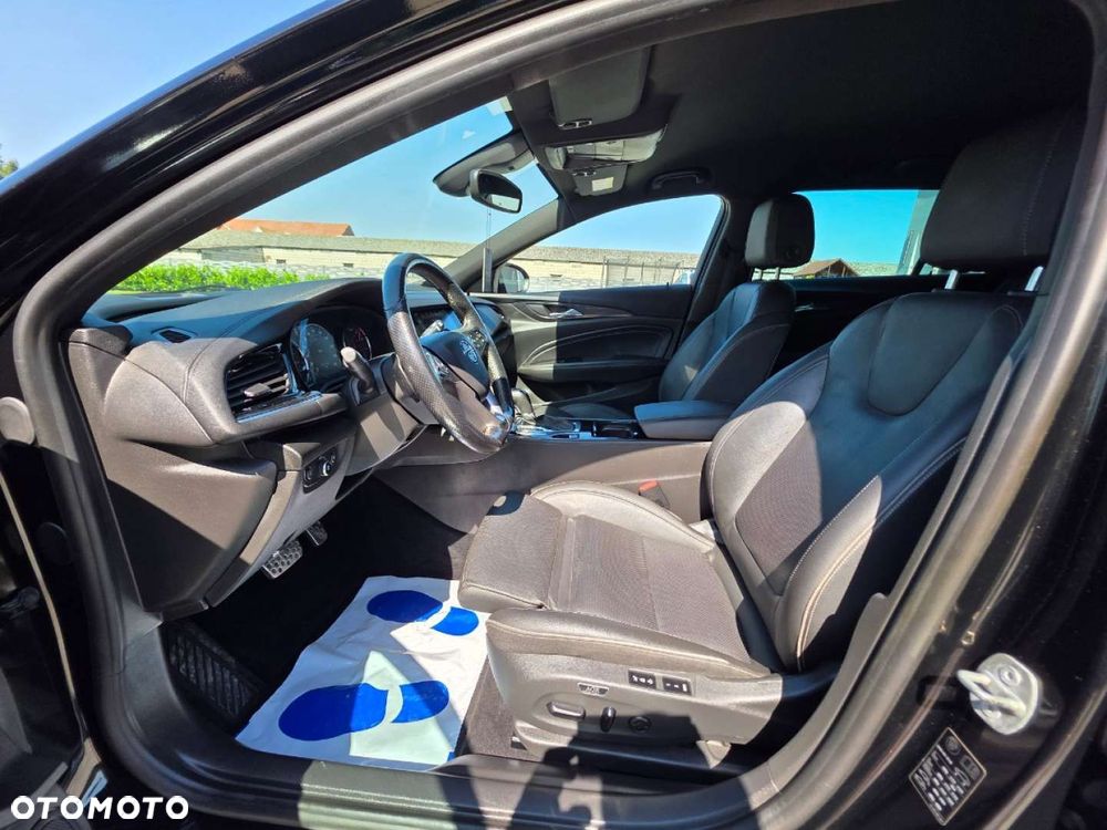 Opel Insignia - 10