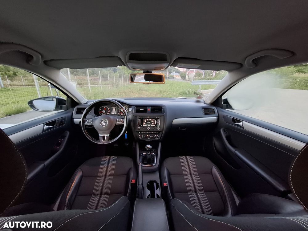 Volkswagen Jetta 1.2 TSI Match - 15