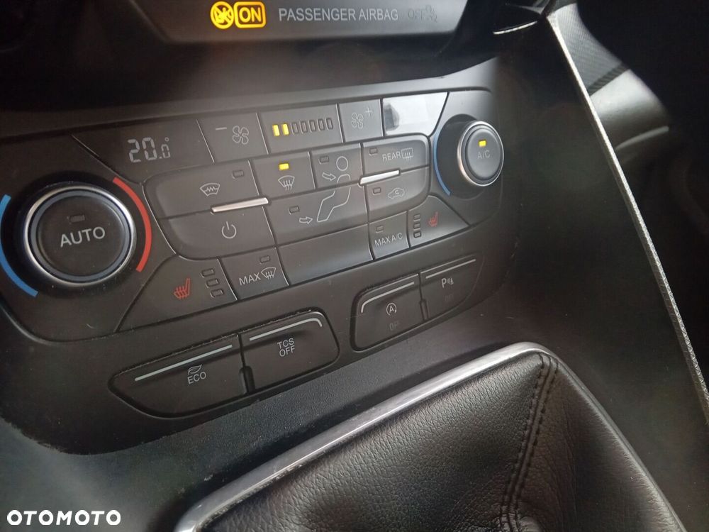 Ford Tourneo Connect Grand - 19