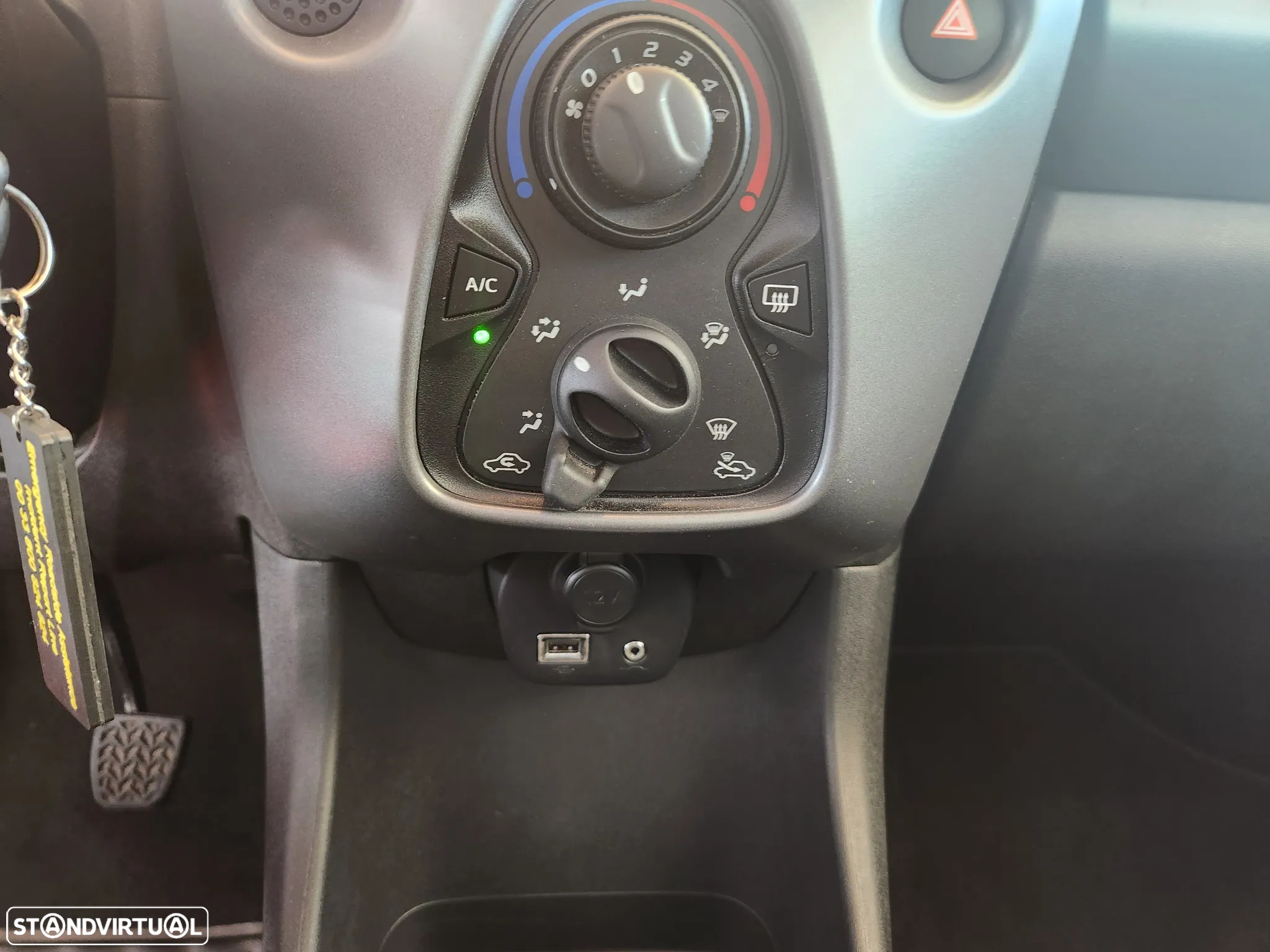Toyota Aygo 1.0 X-Play+X-Touch - 24