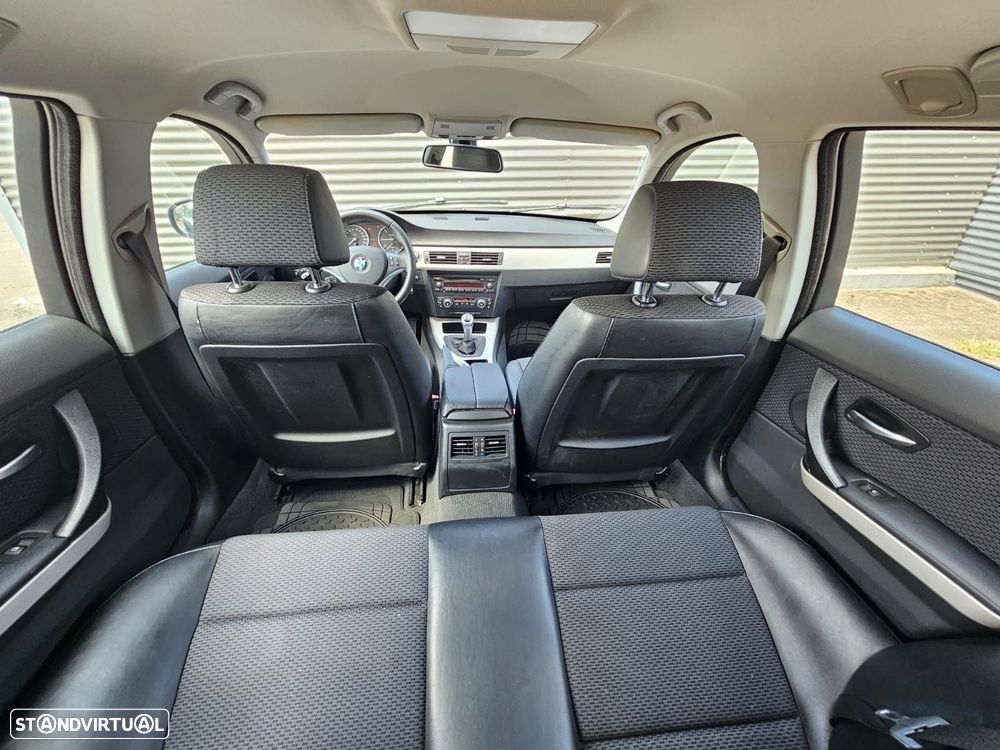 BMW 318 d LifeStyle - 46