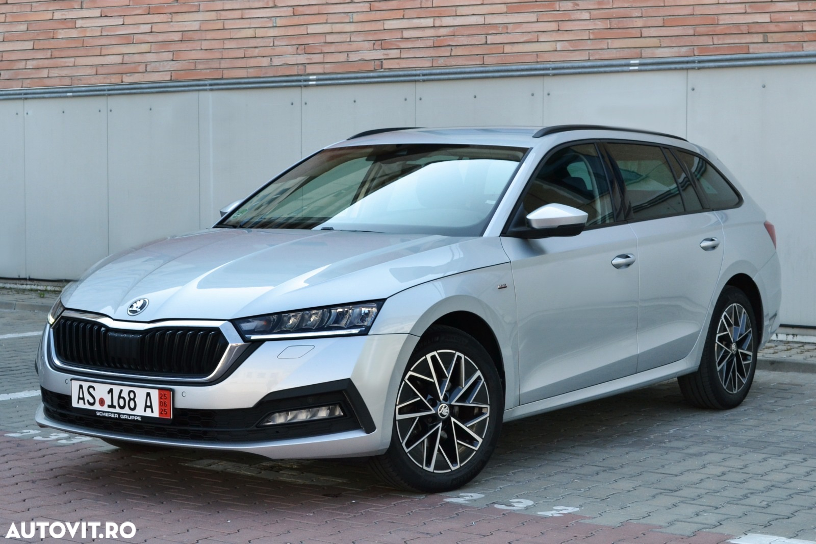 Skoda Octavia Combi 2.0 TDI DSG Clever - 3