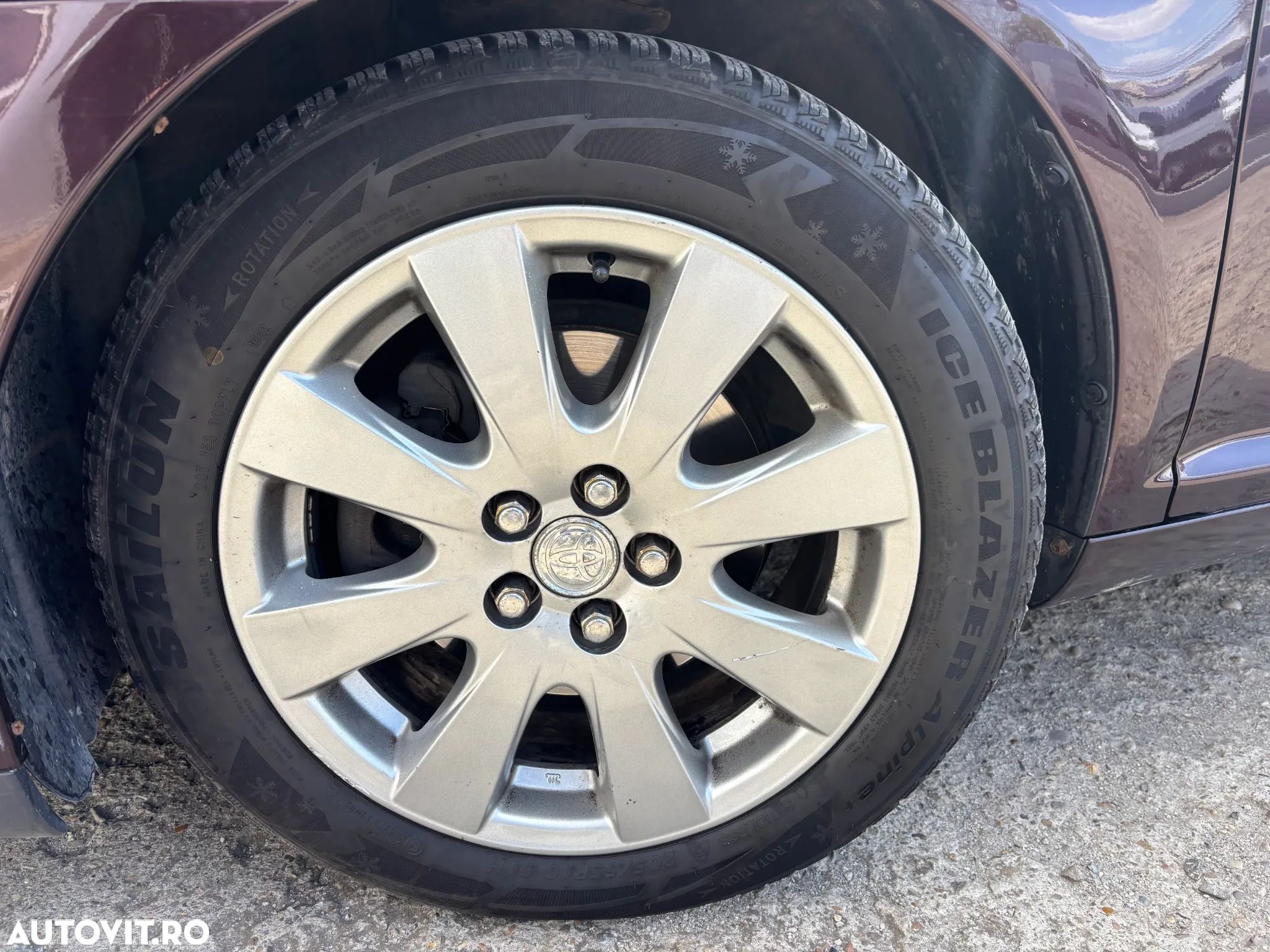 Toyota Avensis 1.8 Comfort - 6
