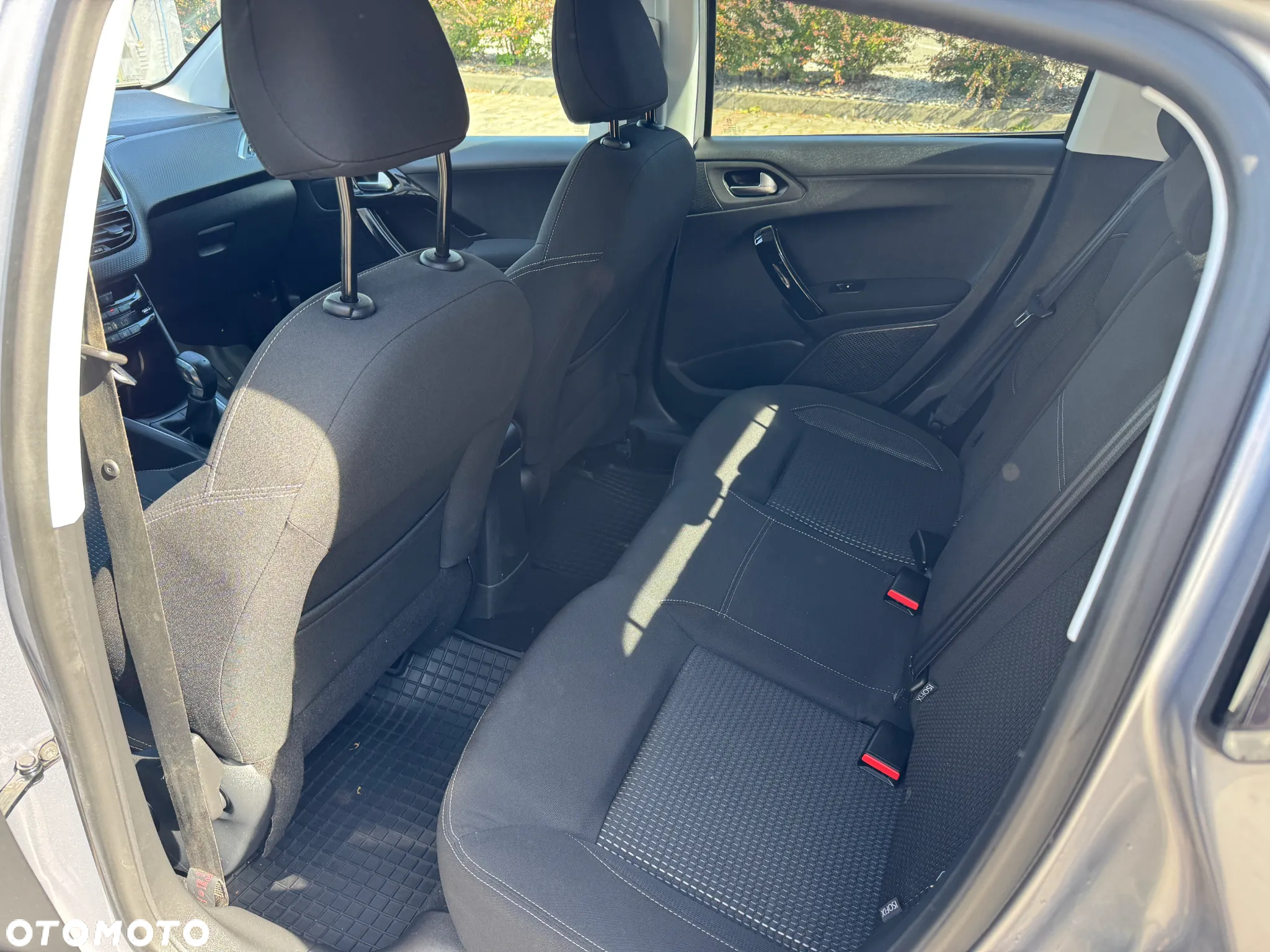 Peugeot 208 1.2 PureTech Allure - 12