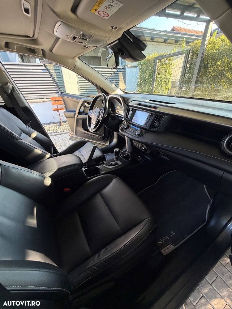 Toyota RAV4 2.5 VVT-i 4x4 Luxury - 11